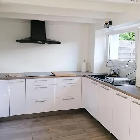Chic And Spacious Apart With Parking Cergy Esterno foto