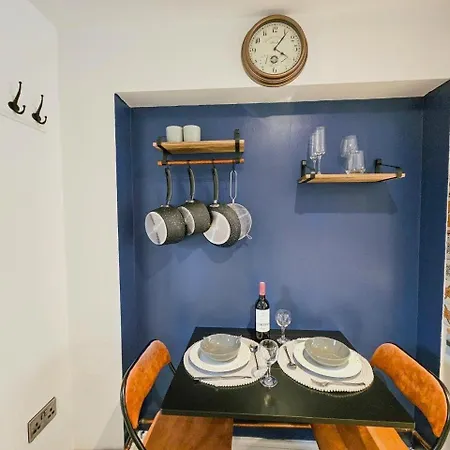 Chic And Spacious Apart With Parking Cergy Exterior photo