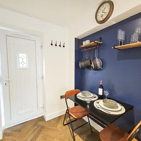 Chic And Spacious Apart With Parking Cergy Exterior photo